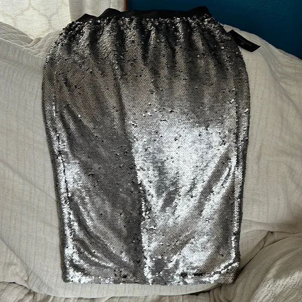 Bnwt silver sequin skirt from Worthington - Image 2