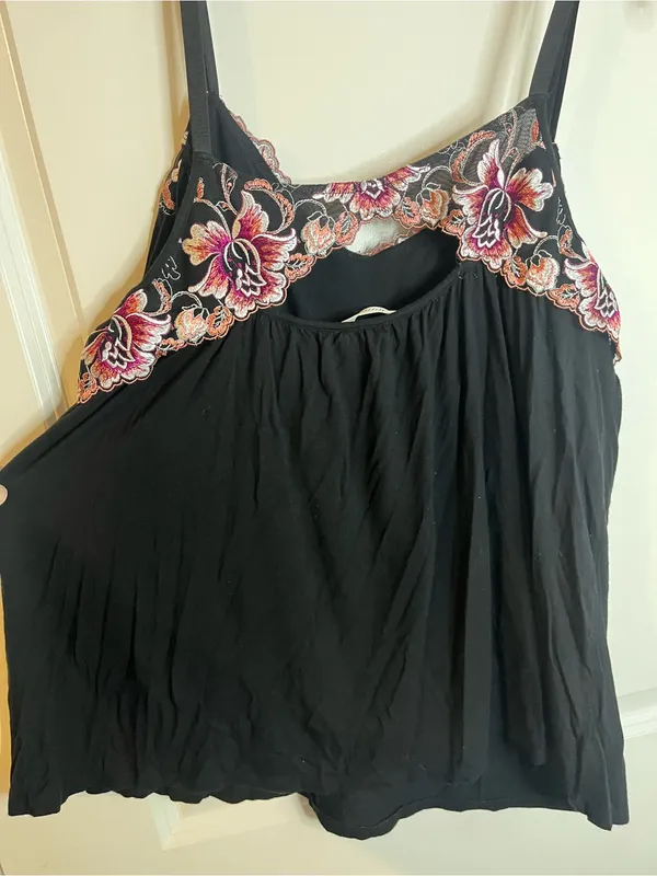 Soma Lined Fairy Delicate Floral Embroidery Adjustable Soft Camisole Top Size XL - Image 4