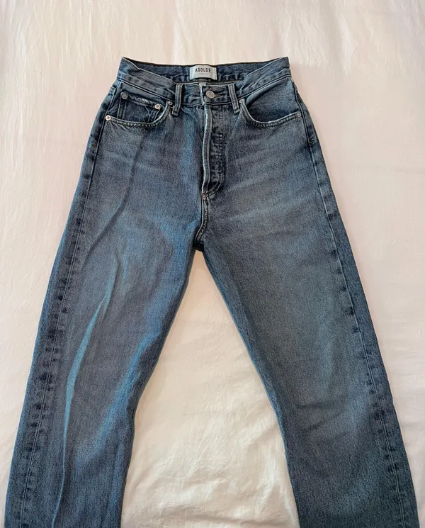 90’s Mid-Rise Jeans - Image 4