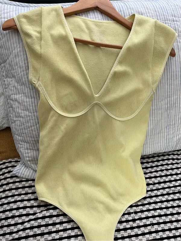 Free People Ribbed limoncello V-Neck bodysuit sz L - Image 4