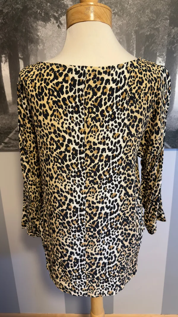 GAP animal print blouse - Image 3