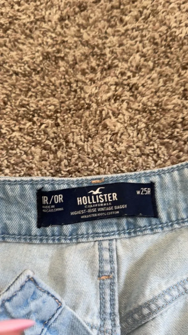Light Wash Cargo Jeans Size 25 - Image 4