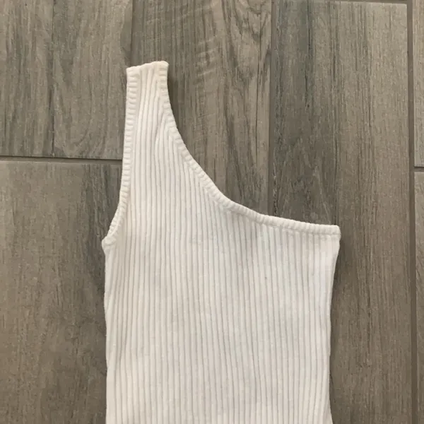 White fox one shoulder ribbed dress - Image 2