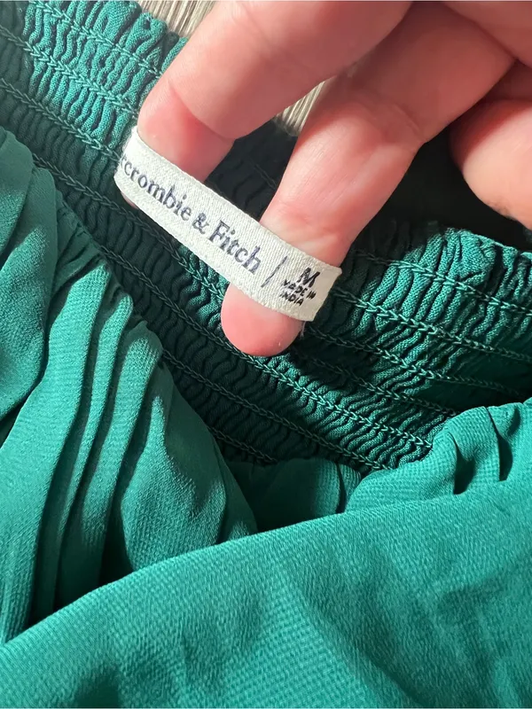 Abercrombie Women's green Long-Sleeve Peasant Blouse - Image 7