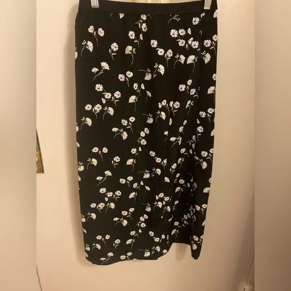 Sanctuary Black and White Floral Midi Skirt - Image 4