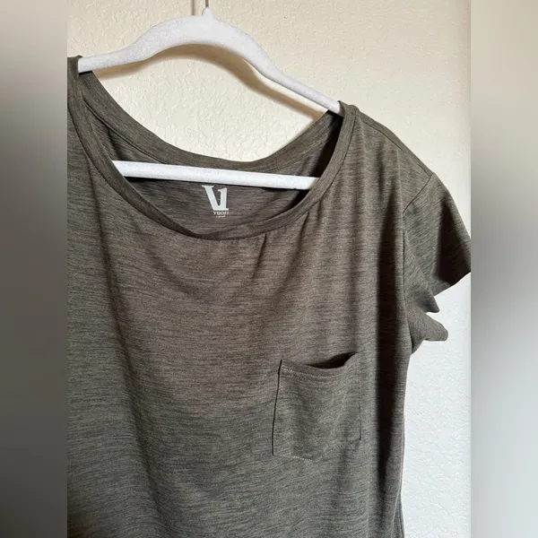 Vuori Lux Performance Short Sleeve Athletic‎ TShirt Sz XS Oregano Heather Green - Image 5