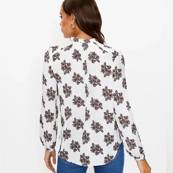 Loft long sleeve white floral print blouse top size small - Image 3