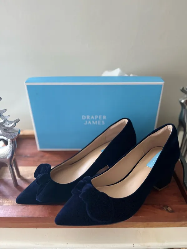 Draper James Frances in Navy Velvet - Image 5
