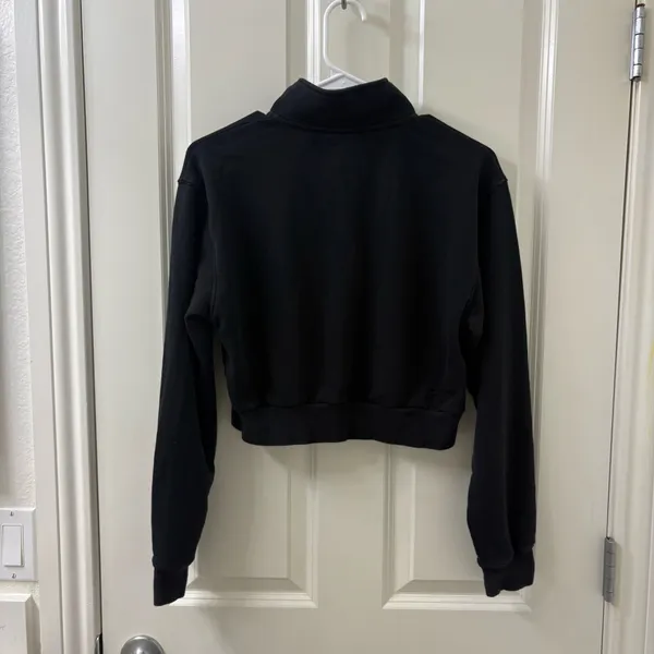 TNA Airy AF Fleece Perfect Cropped Sweatshirt from Aritzia in Black - Image 3