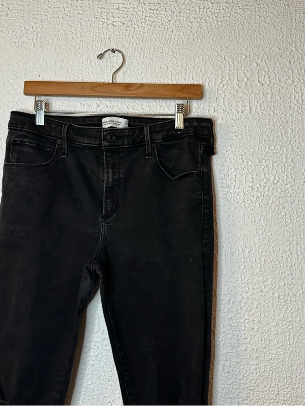 Abercrombie & Fitch Black High Rise Distressed Skinny Jeans - Image 4