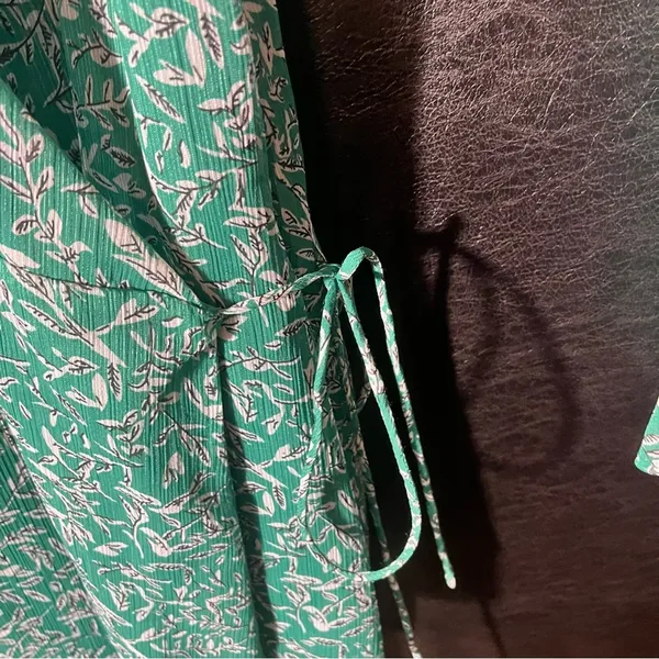 East Order Green Gizele Botanical-Print Mini Wrap Dress‎ Size Medium - Image 4