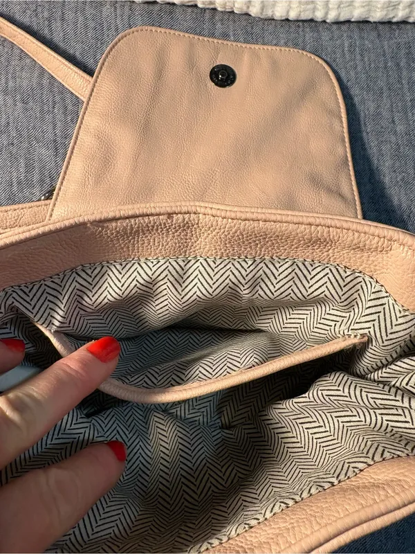Steve Madden crossbody bag in pink blush with Silver Chain strap - Image 7