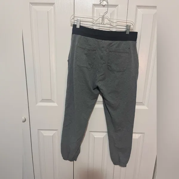 Vuori Laguna Jogger Heathered Grey Medium - Image 5