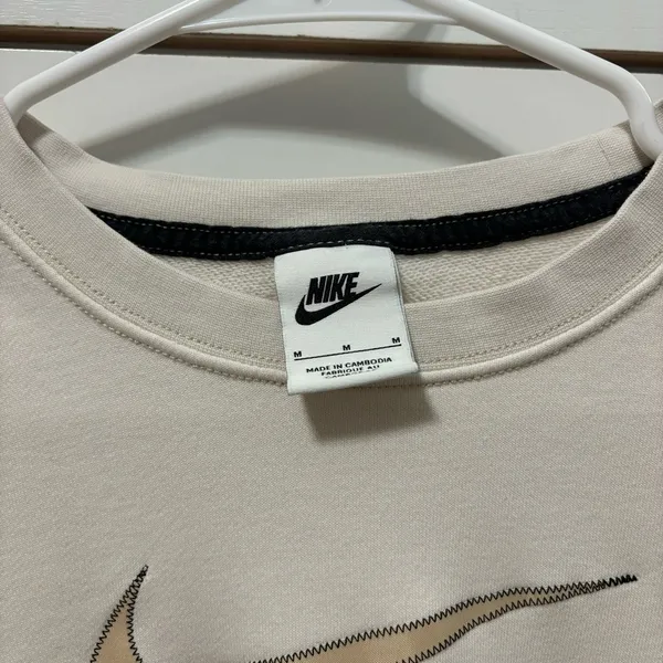 Nike Logo Sportswear Cream Crewneck - Image 5