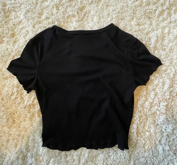 Forever 21 Ribbed Cropped Black Tee Shirt - Image 2