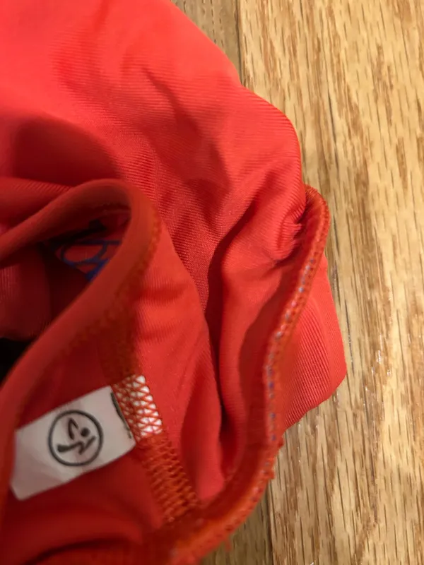 Zumba officials Zumba Scribble V-Bra in "Rev Me Up Red With Z-Dri technology XS - Image 13
