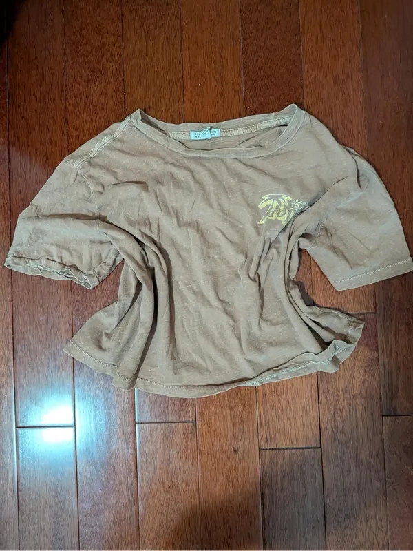 Billabong x The Salty Blonde Take Me to the Tropics Graphic Crop Tee Large - Image 3