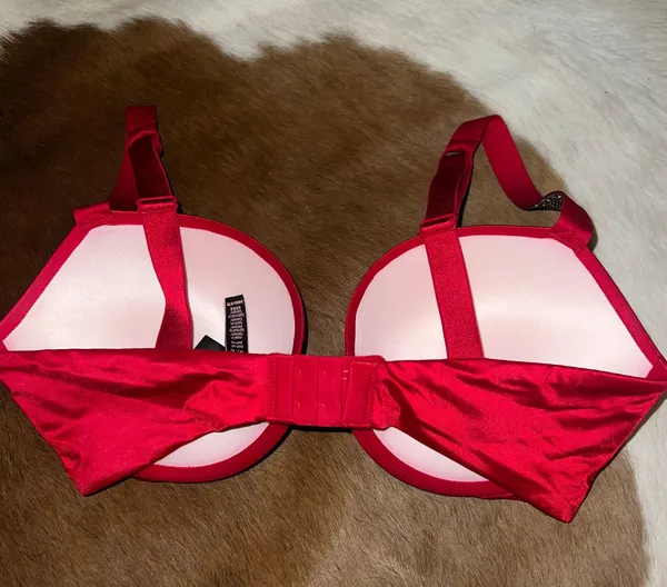Victoria's Secret Bling Strap Very Sexy Push-up Bra - Image 2