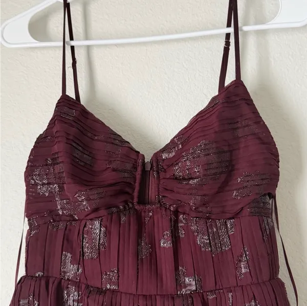 Courtesy Burgundy Metallic Floral Tiered Midi Dress – Size - Image 2