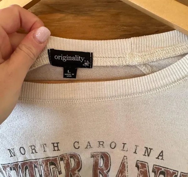 Originality Outer Banks Graphic Long Sleeve Size L - Image 3