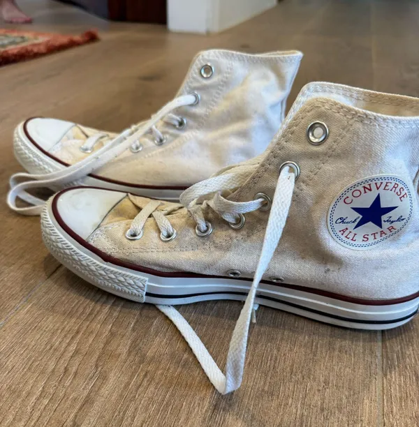 Converse High-Top Chuck Taylor - Image 2