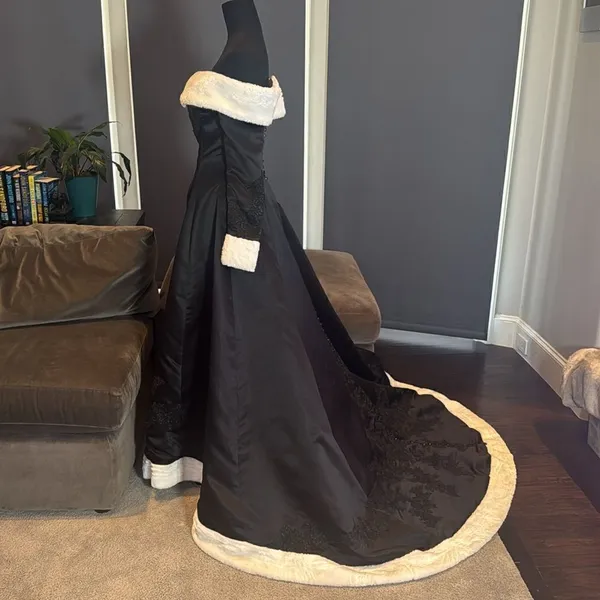 Women’s Black Off the Shoulder Christmas Holiday Winter Dress Train Size 2 NWT - Image 7