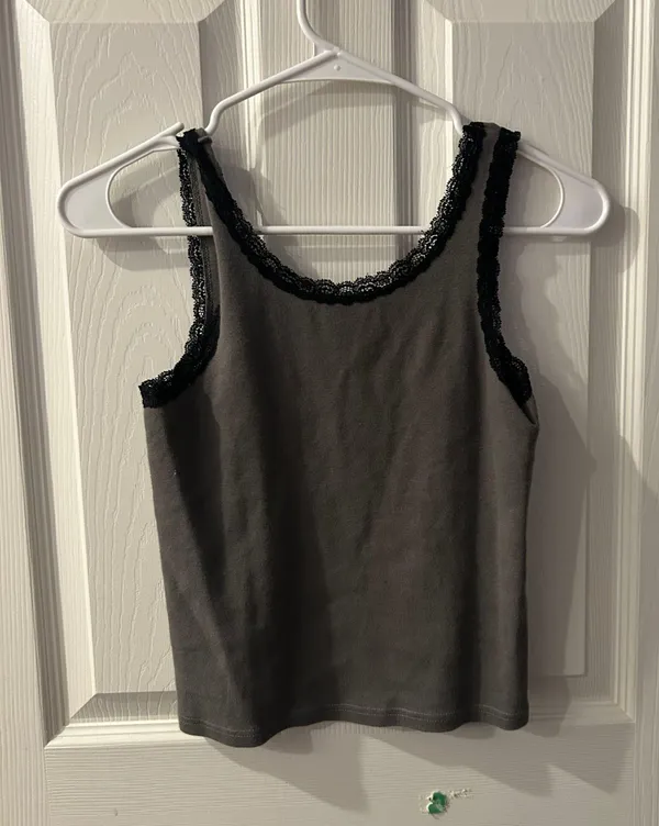 Brandy Melville Women's Grey and Black Lace Top - Image 3