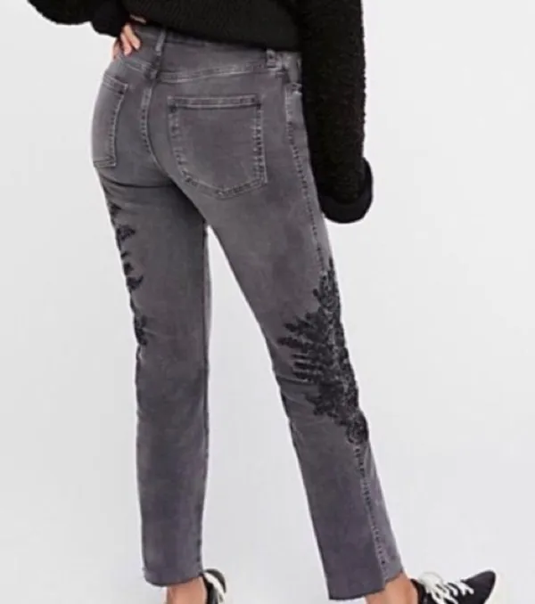 FREE PEOPLE We The Free OB737354 Embroidered Girlfriend Jeans Size 29 - Image 2