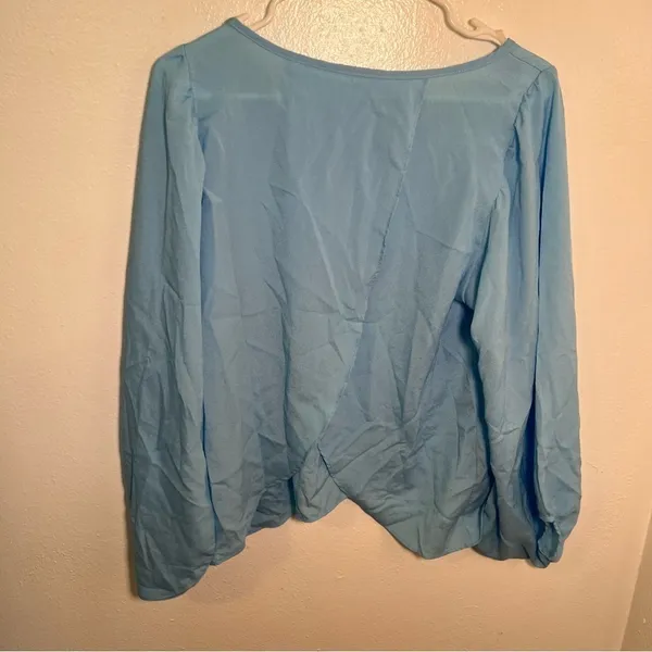 Coco Love Women's Size Large‎ Long Sleeve Blouse Light Blue Wrap Back Round Neck - Image 8