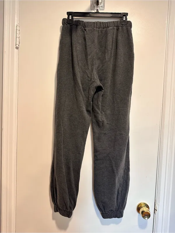 Brandy Melville Rosa sweatpants Sz:OS charcoal gray elastic waist/cuffs pockets. - Image 2