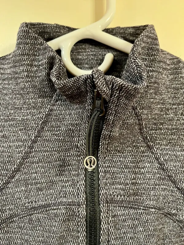 lululemon athletica Define Jacket in Heathered Gray - Size 2/4 - Image 2