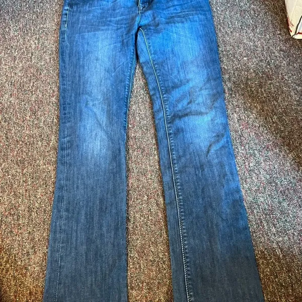 ‎DL1961 jeans 28 - Image 2