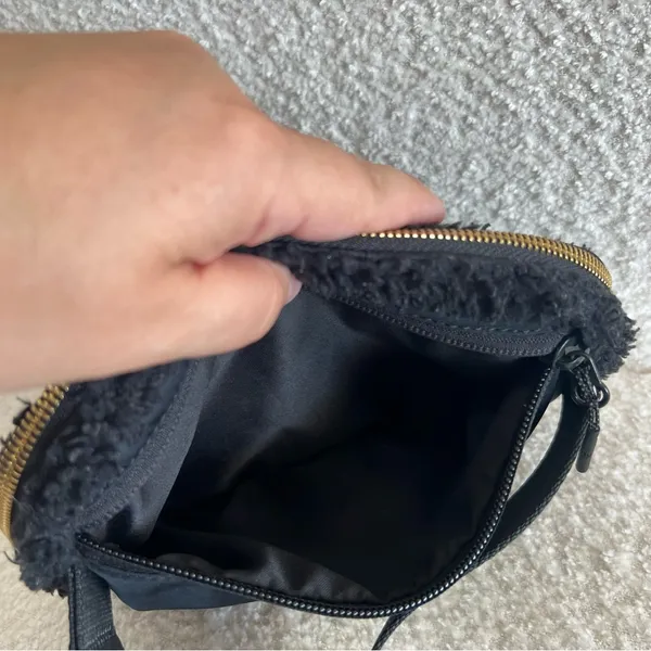 Lululemon Everywhere Fleece Black Belt Bag Gold Hardware Purse‎ - Image 13