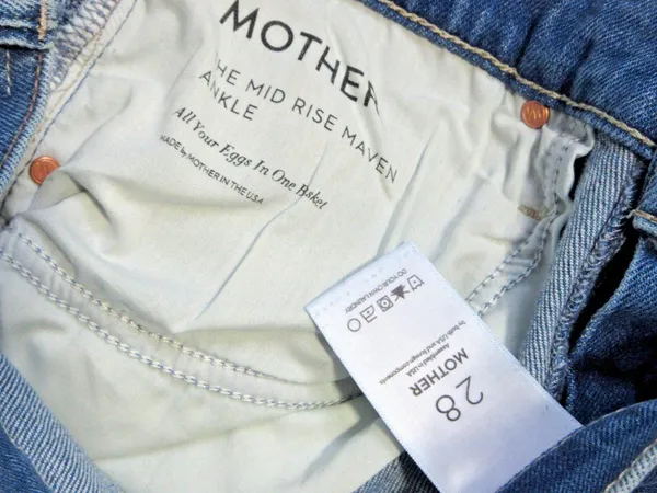 NWT Mother Mid Rise Maven Ankle in All Your Eggs in One Basket Crop Jeans 28 - Image 9