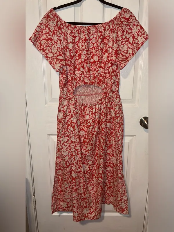 Universal Thread Red Floral Midi Dress - Image 4