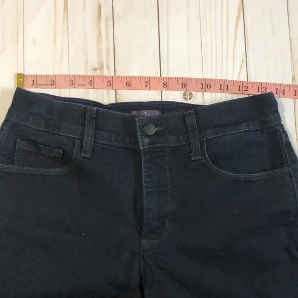 NYDJ Shorts Size 2 EUC - Image 7