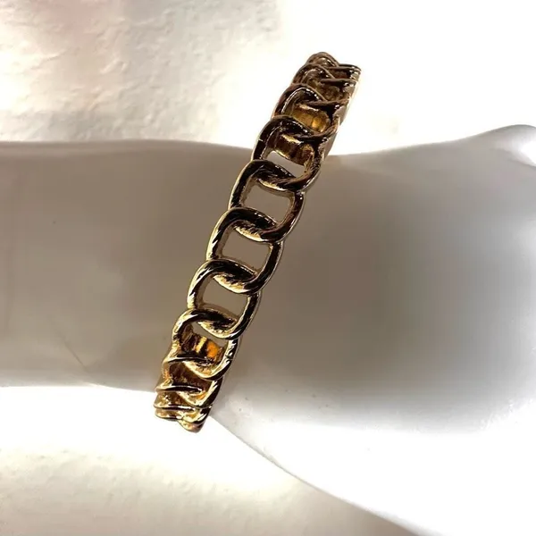 Gold tone link bangle bracelet - Image 7