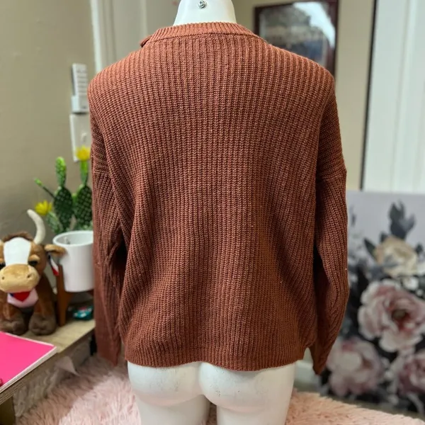 Windsor Brown sweater - Image 3