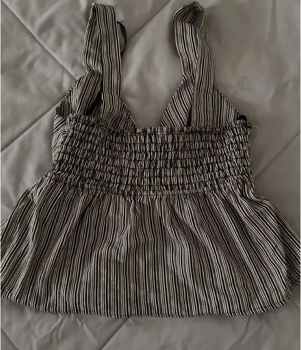 Black and white Top - Image 3