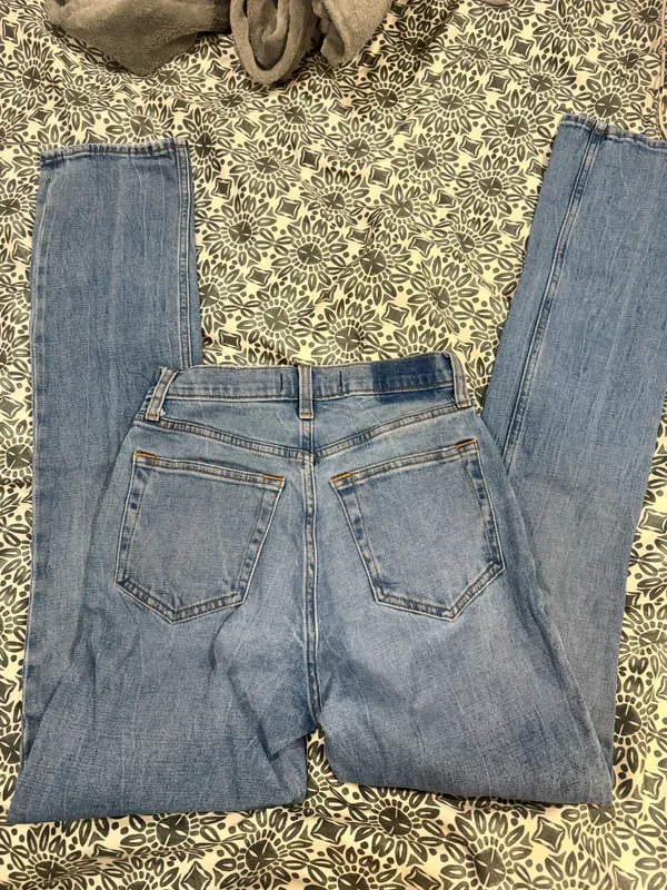 Abercrombie Ultra High Rise 90s Slim Straight Jeans — Size 25 - Image 2