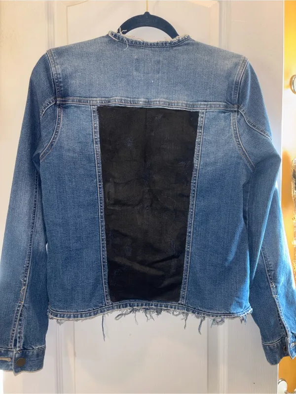 Market & Spruce Blue Denim Jacket With Black Painted Panel On Back Of Jacket Sm - Image 4