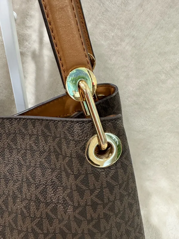 Michael Kors Raven Large Shoulder Bag - Image 4