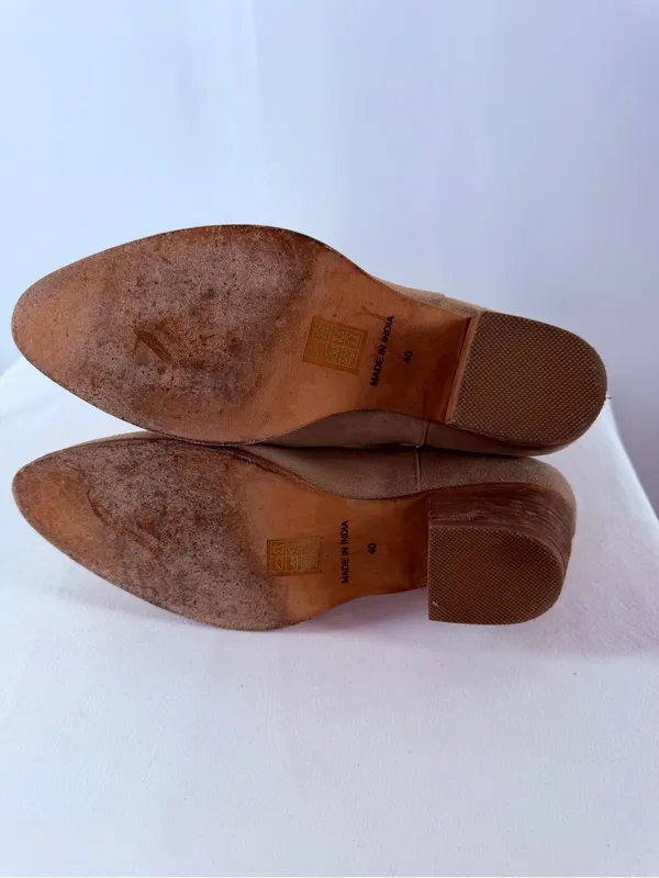Free People Suede Pull On Pointed Toe‎ Bootie in Taupe Size 9 or 40 - Image 7
