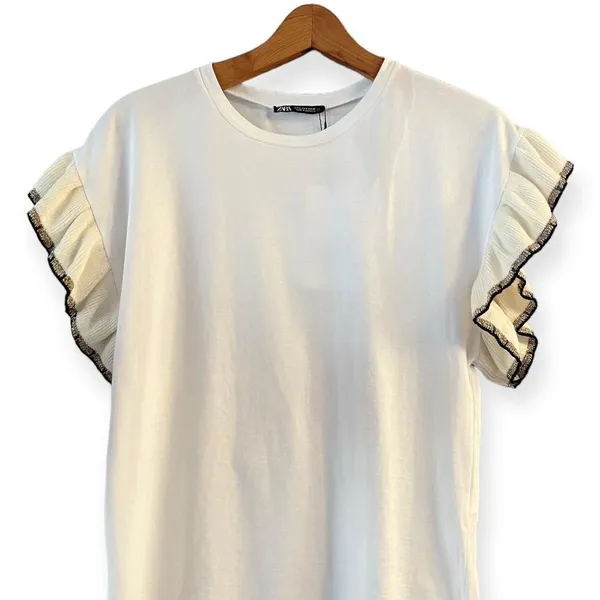 ZARA Trimmed T-Shirt White Top Gold Black Knit Cap Sleeve Ruffle Crew Neck Small - Image 4