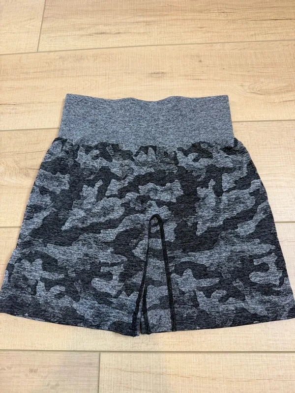 NVGTN Camo Seamless Shorts Grey Black Medium High Rise Workout Biker Gym M - Image 3