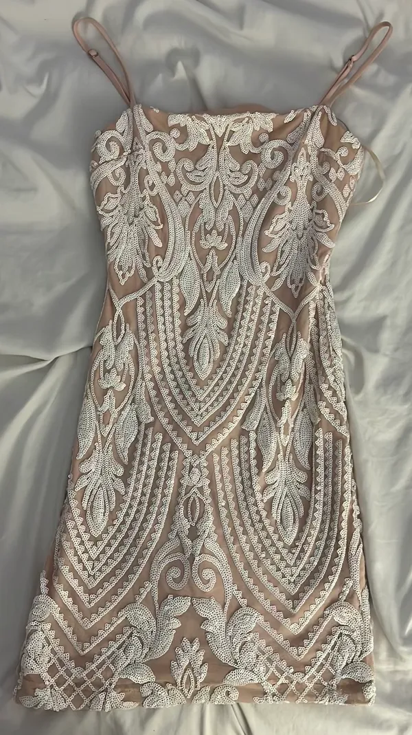 Windsor Homecoming White Patterned Dress - Image 2