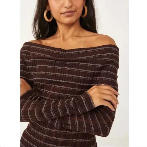 Free people brown snow bunny off the shoulder top M - Image 5
