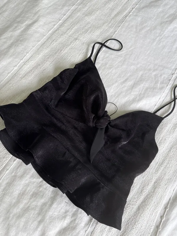 Zara black shiny crop top with a cute knot detail - Image 4