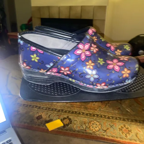 Dankso XP flowers clogs size 39 - Image 4