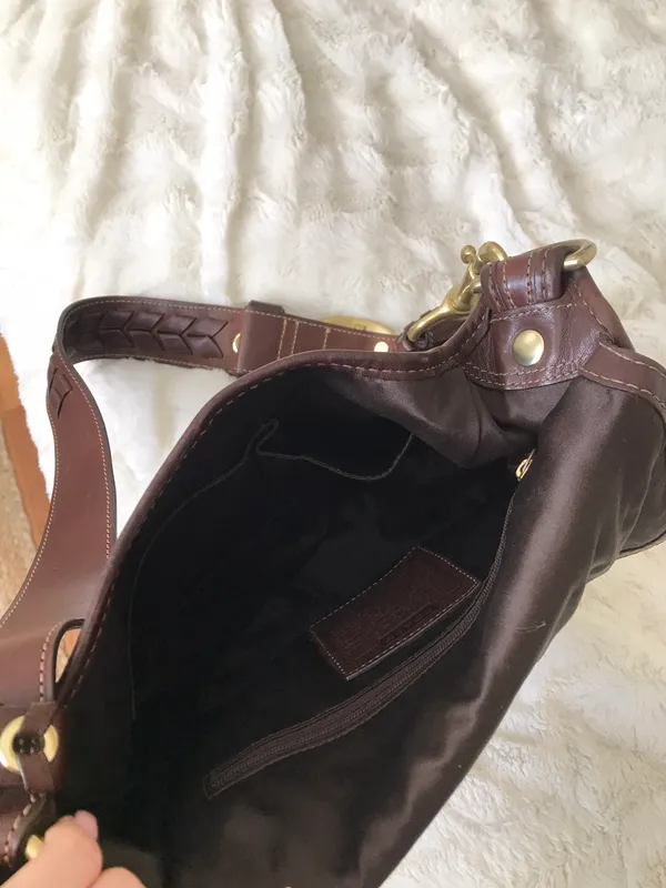 Vintage Bleeker Signature Large Flap Bag - Image 3
